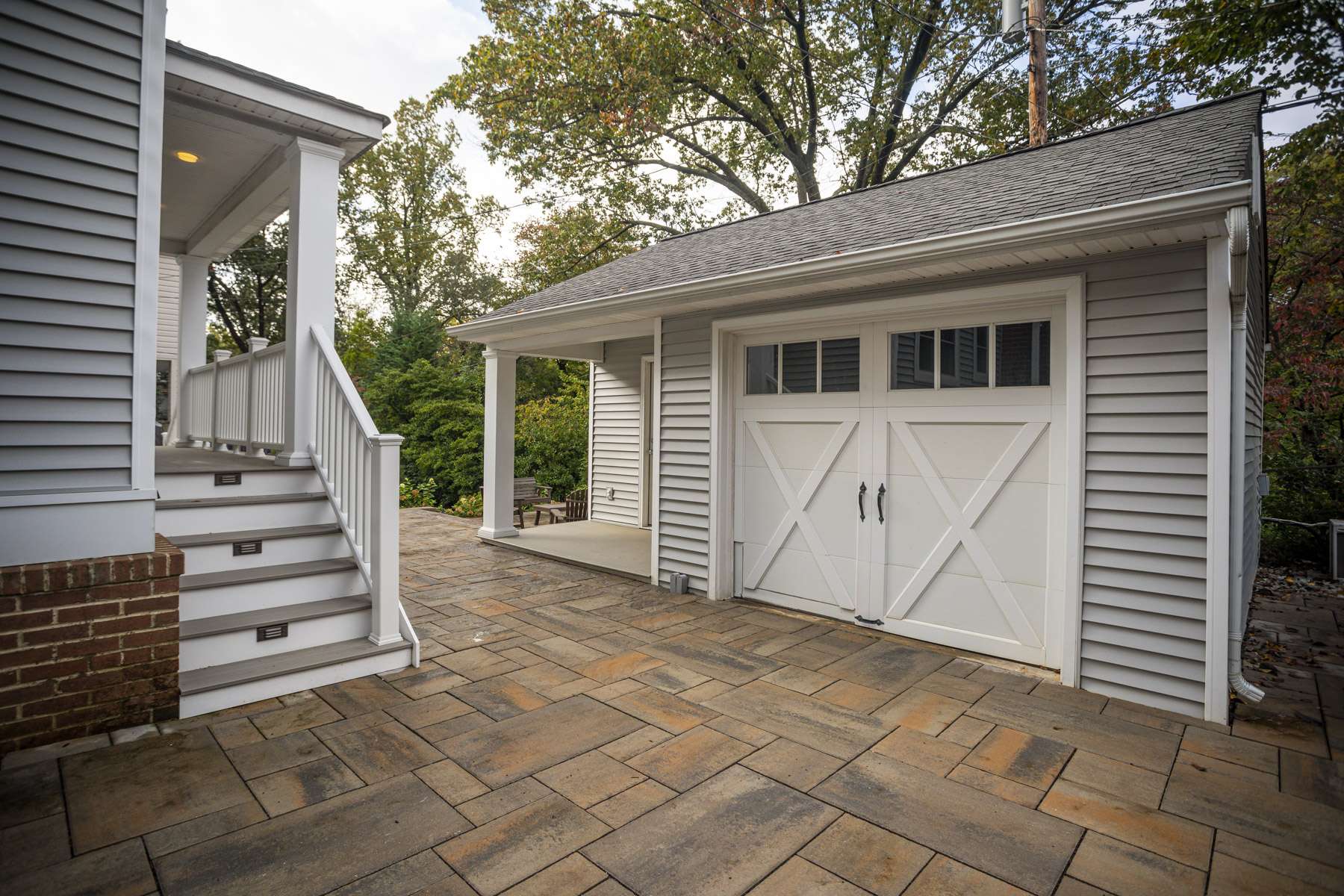 Kingstowne steps railing deck paver patio 3