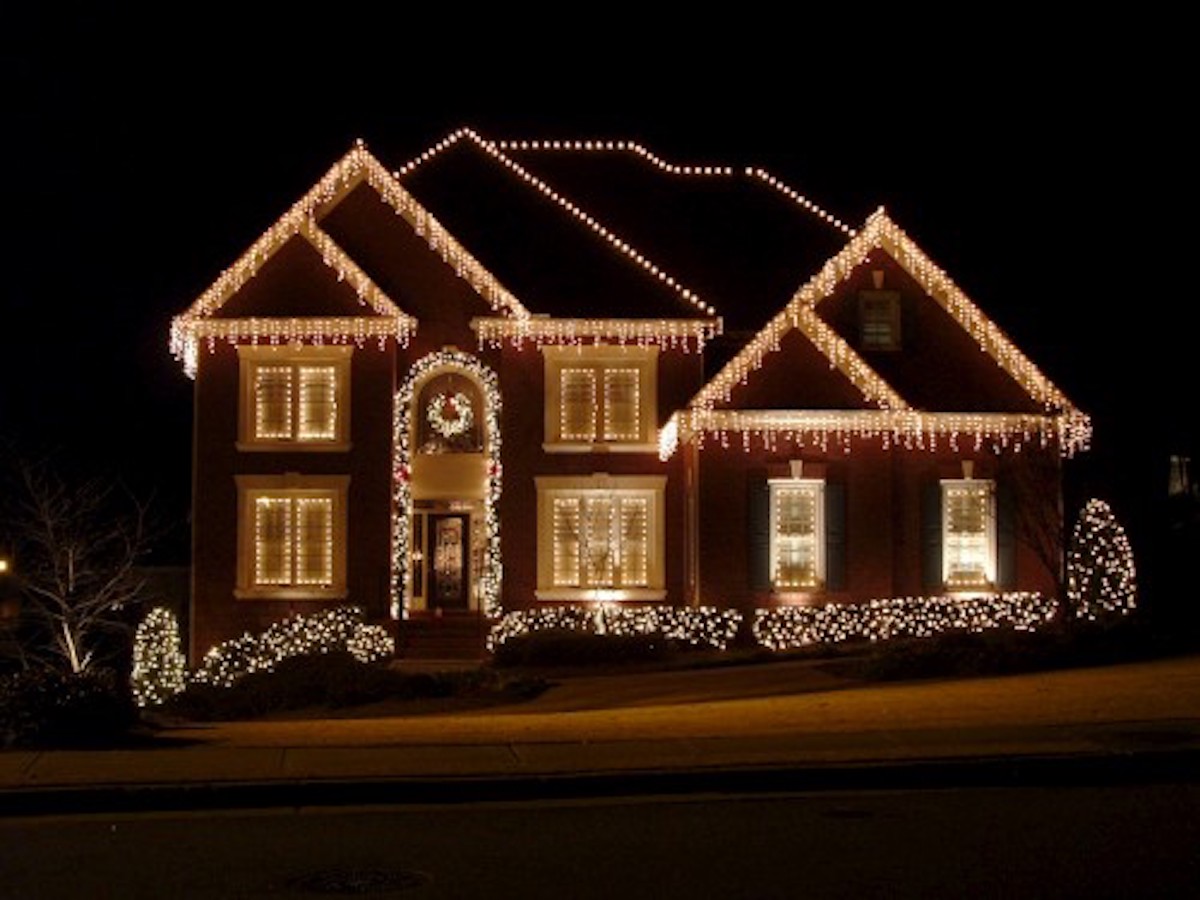 Kingstowne Lawn & Landscape Portfolio | Holiday Lighting