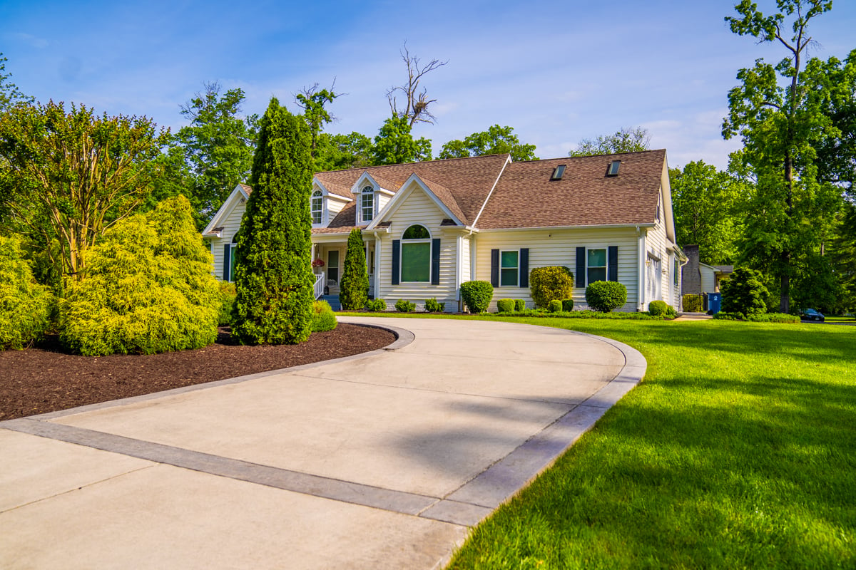 nice lawn landscaping driveway 1