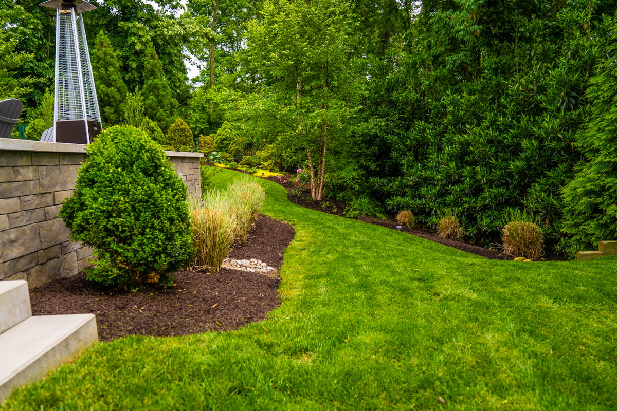 nice lawn landscaping wall 2